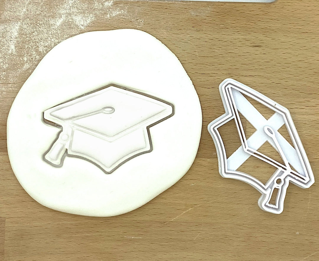 Graduation Mortar Board Cookie Cutter - A fun and festive-shaped cookie cutter designed like a graduation cap, perfect for creating delicious cookies to celebrate graduation parties.