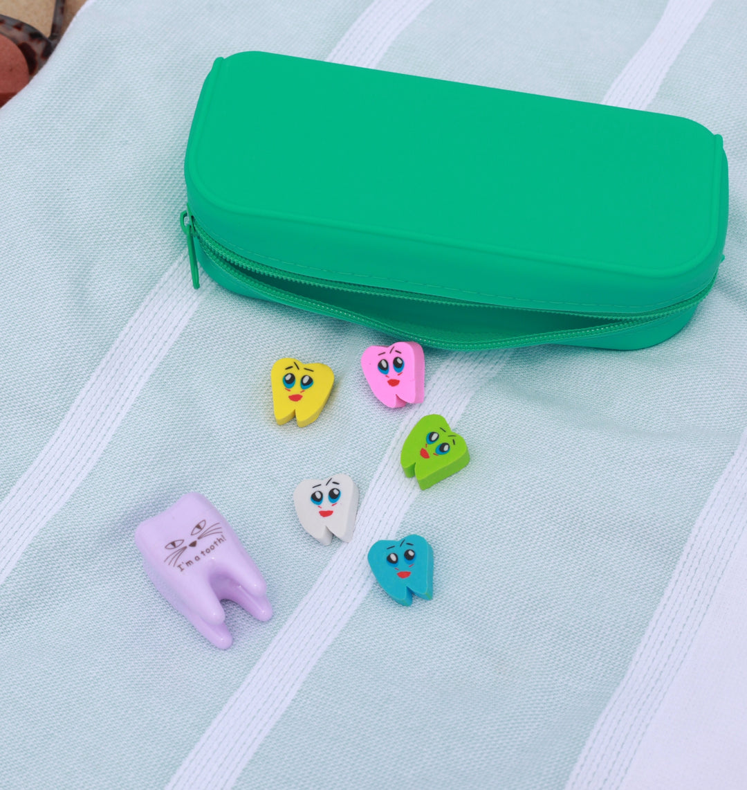 Tooth Design Erasers - Pack of 5 cute erasers shaped like teeth, perfect for adding fun to any stationery collection or as a playful gift for dental enthusiasts and students.