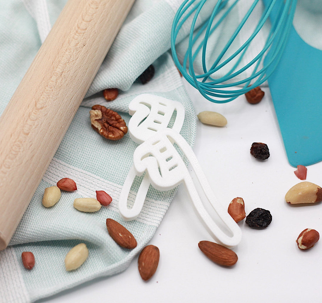 Toothbrush Cookie Cutter, ideal for baking themed cookies that promote dental health awareness, suitable for classrooms, parties, or family activities, making dental hygiene fun and engaging for kids and adults alike.